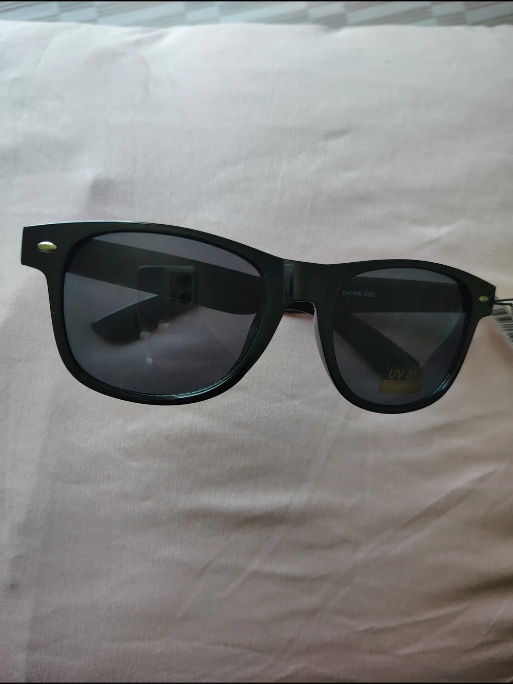 Men's UV Protection Sunglasses in Black - Classic Style